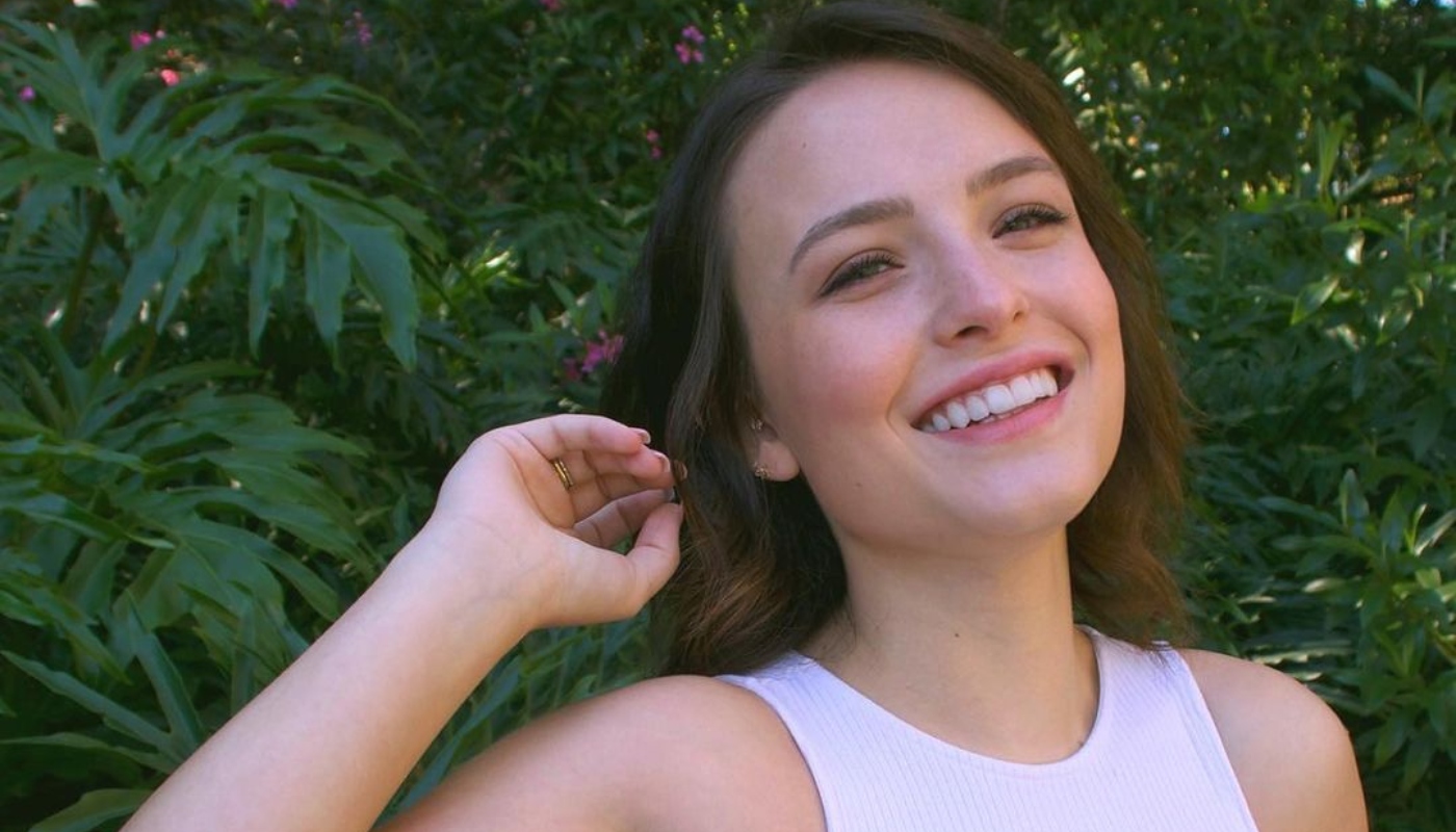 Larissa Manoela comemora nova fase da carreira