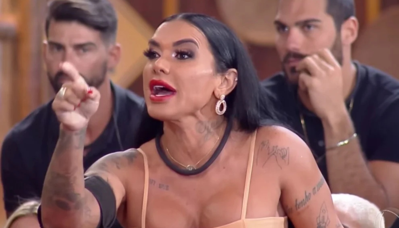 Record exibe Lavação de Roupa Suja em