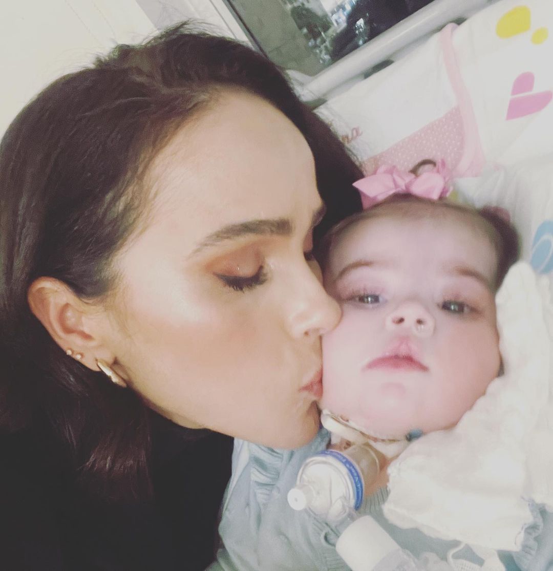 Maria Guilhermina com a mãe, Leticia Cazarré