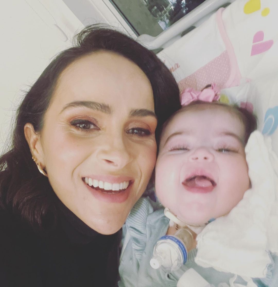 Maria Guilhermina com a mãe, Leticia Cazarré