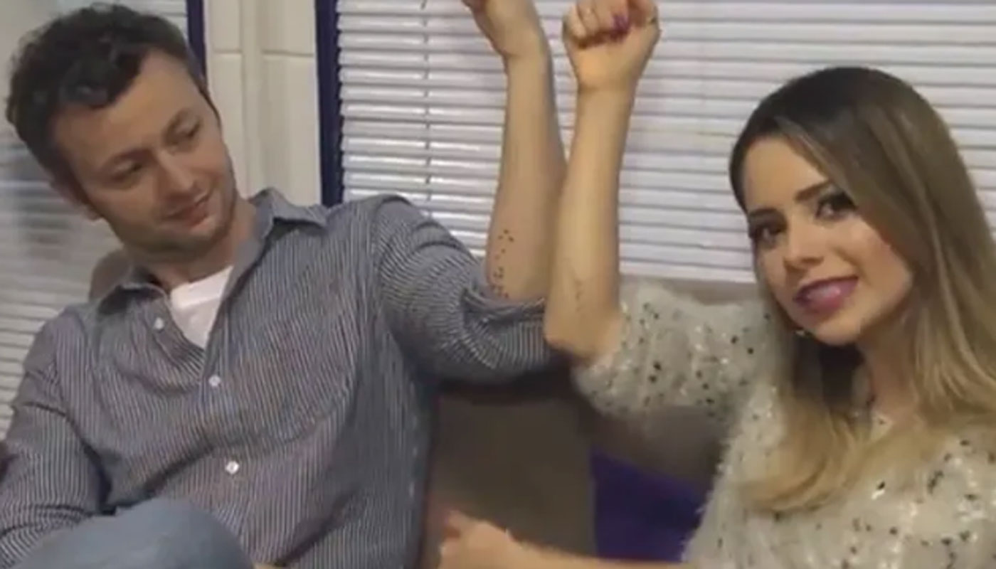 Lucas Lima e Sandy exibem tatuagem em homenagem ao filho