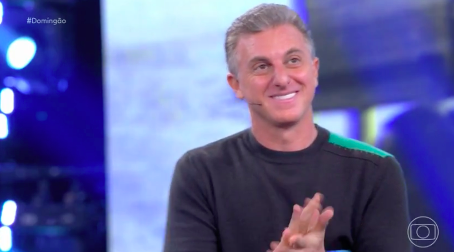 Luciano Huck se emocionou no