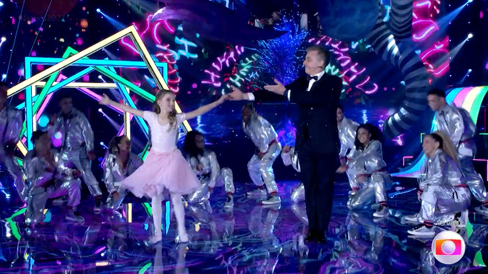 Luciano Huck e Eva na final do