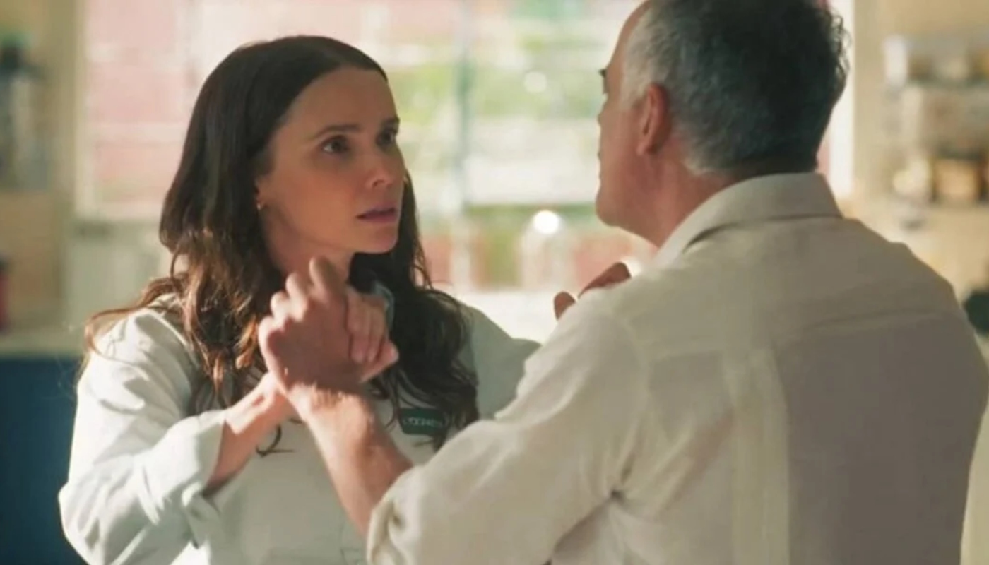 Lucinda (Débora Falabella) e Andrade (Ângelo Antônio) em