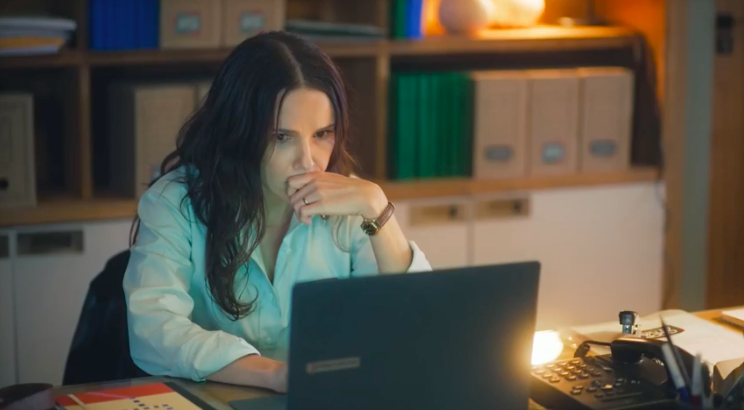 Lucinda (Débora Falabella) em