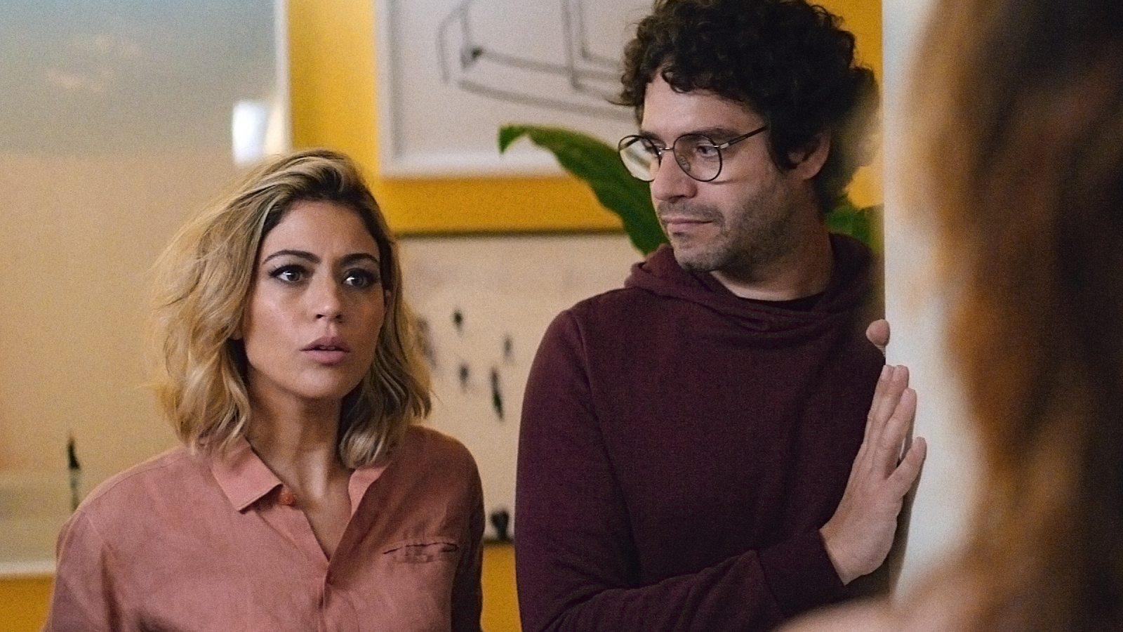 Kat (Carol Castro) e Gustavo (Guilherme Winter) em