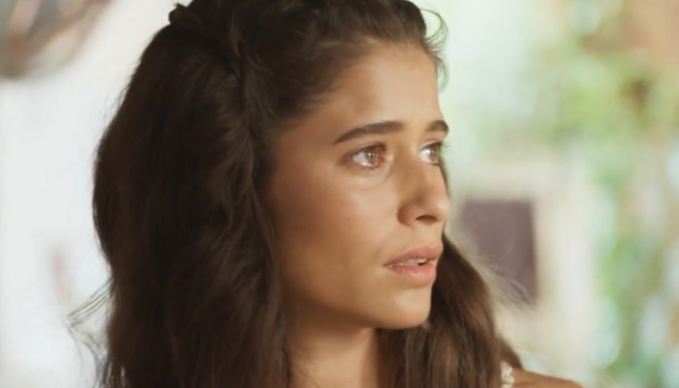 Candoca (Isadora Cruz) sofrendo em