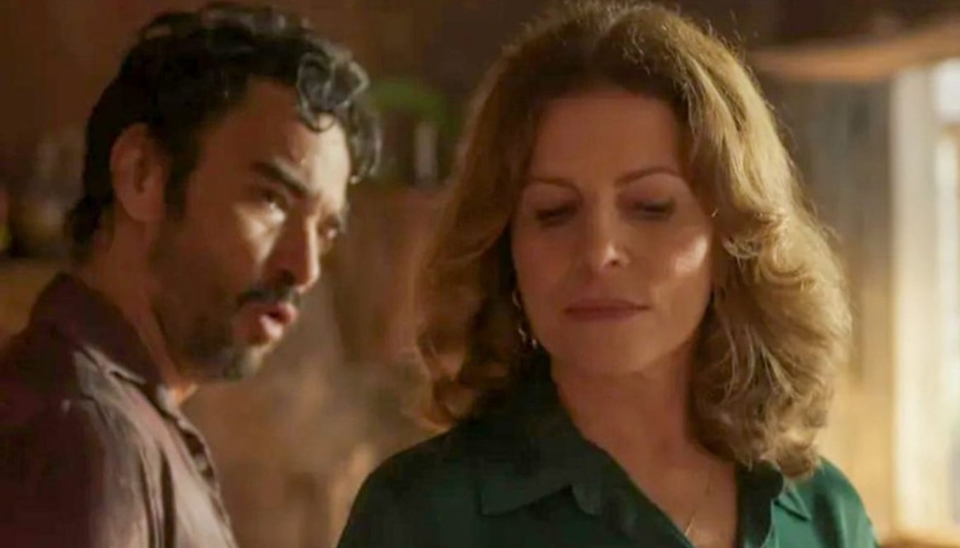 Pajeú (Caio Blat) e Deodora (Débora Bloch) em