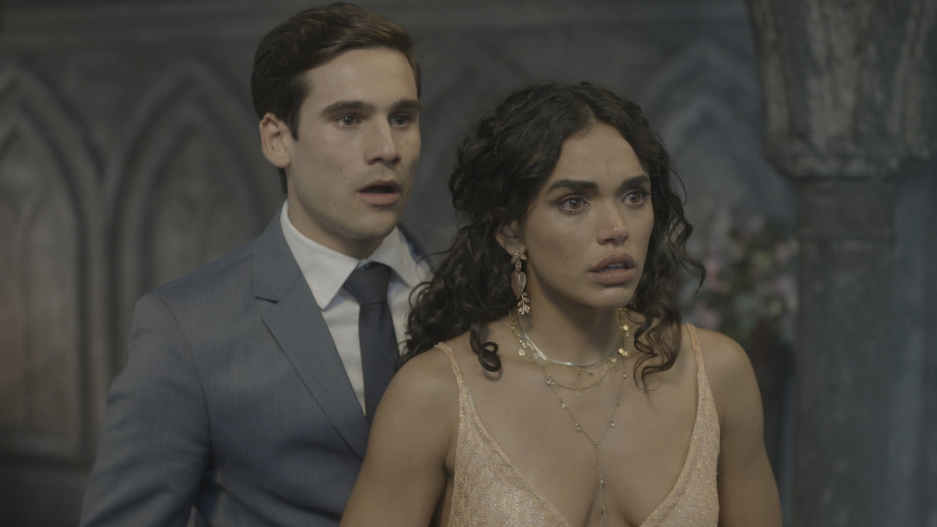 Miguel e Luna (Nicolas Prattes e Giovana Cordeiro) em