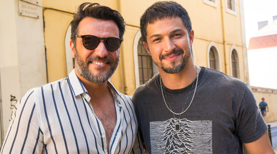 Moretti (Rodrigo Lomabri) e Oto (Romulo Estrela)