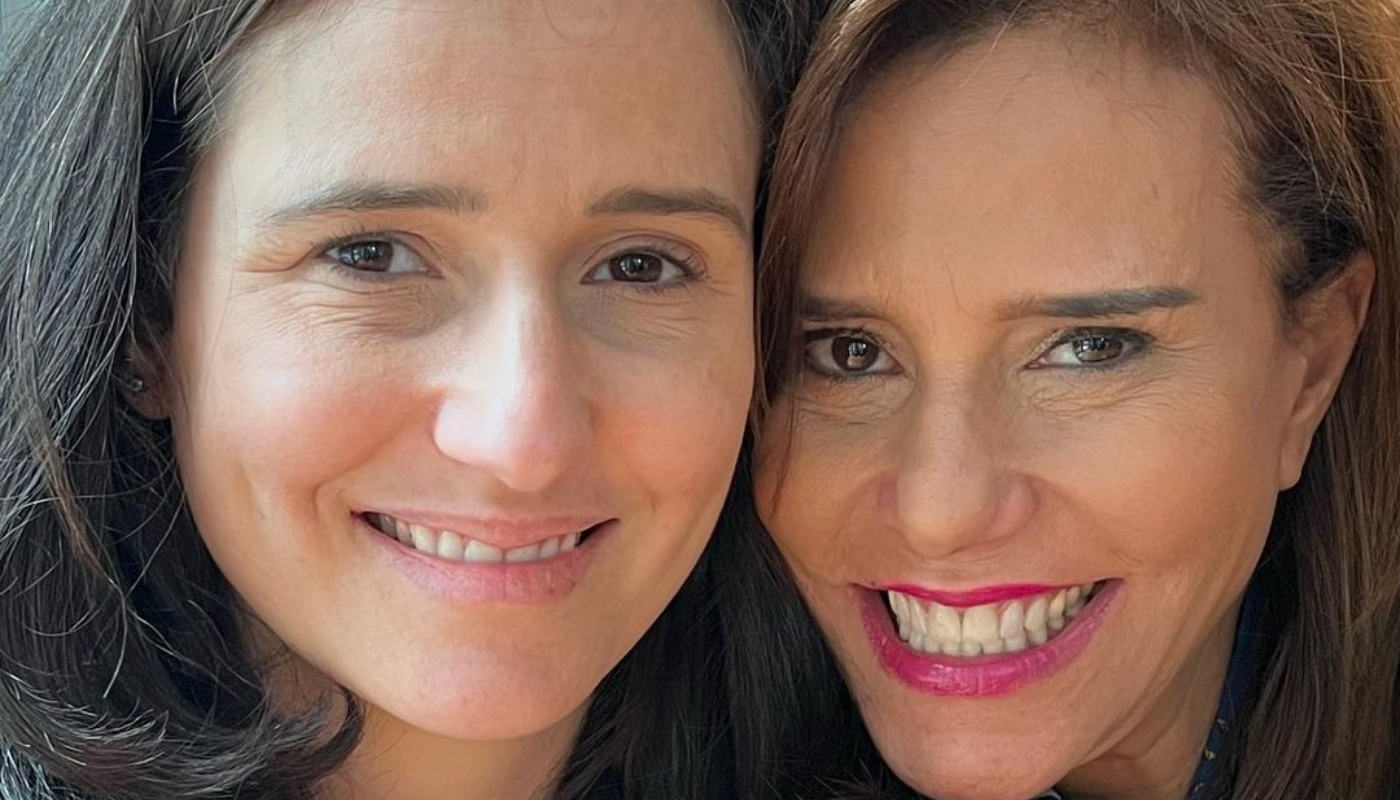 Narcisa ao lado da filha Marianna