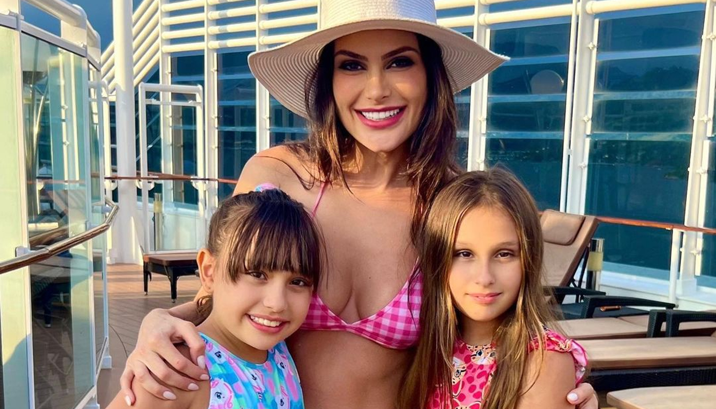 Natália Guimarães se declarou para as filhas no Instagram
