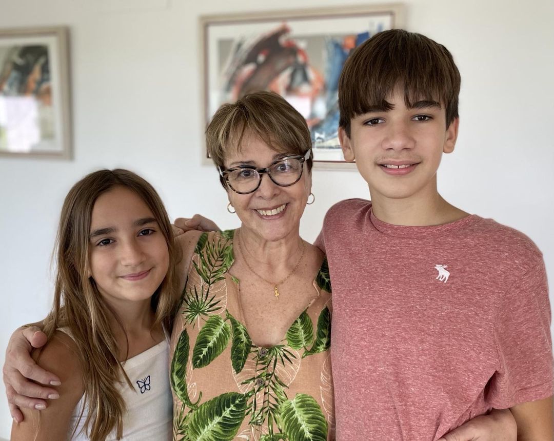 Nívea Maria e os netos