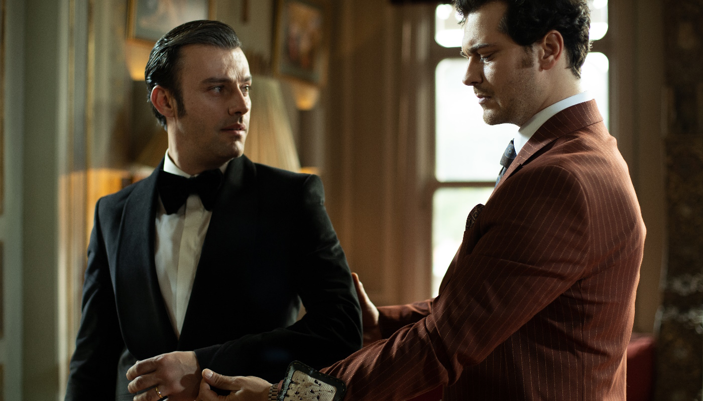 Dimitri (Salih Bademci) e Peyami (Cagatay Ulusoy) em