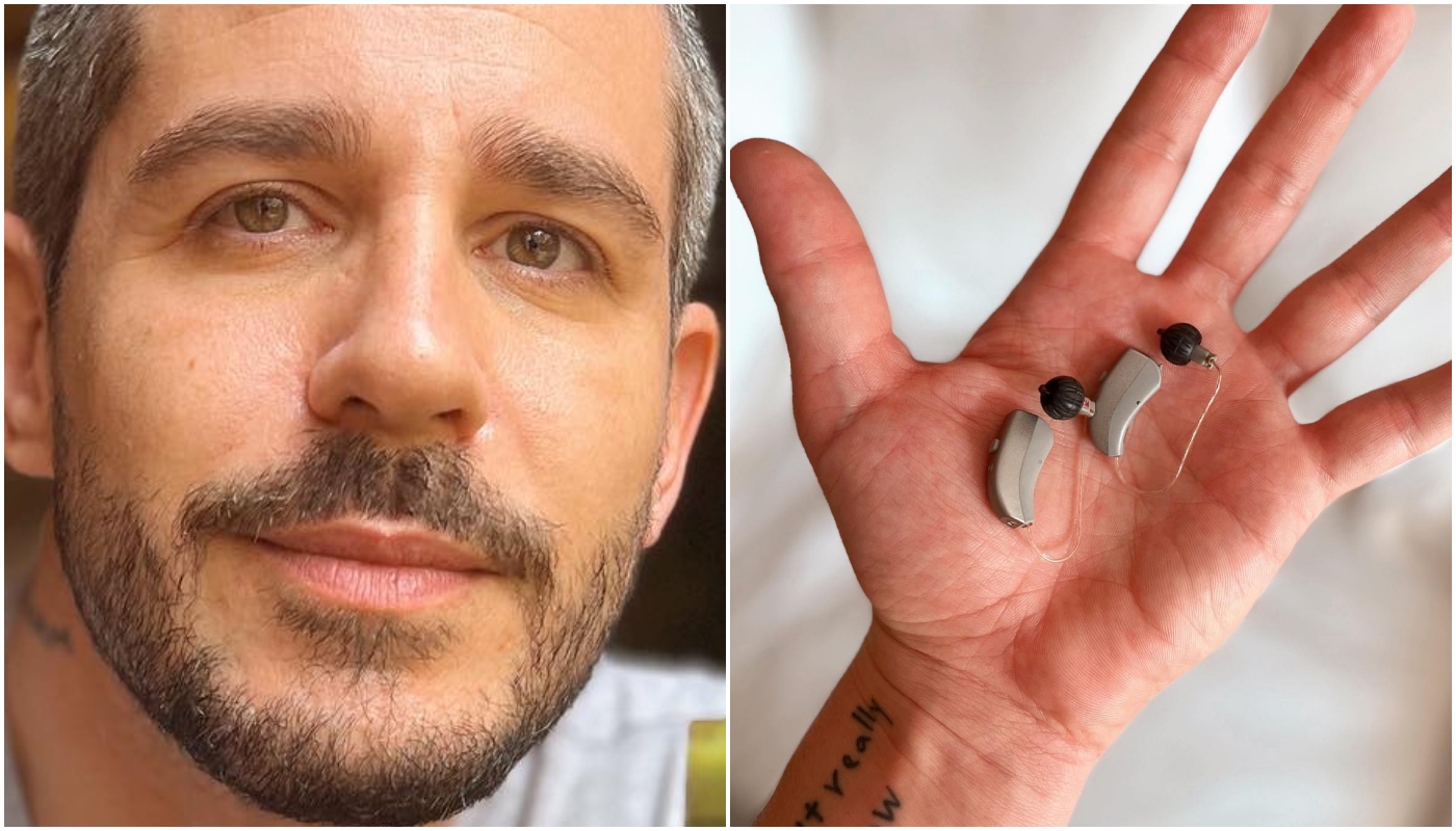Pedro Neschling mostrando os aparelhos auditivos que começou a usar já adulto, em 2015