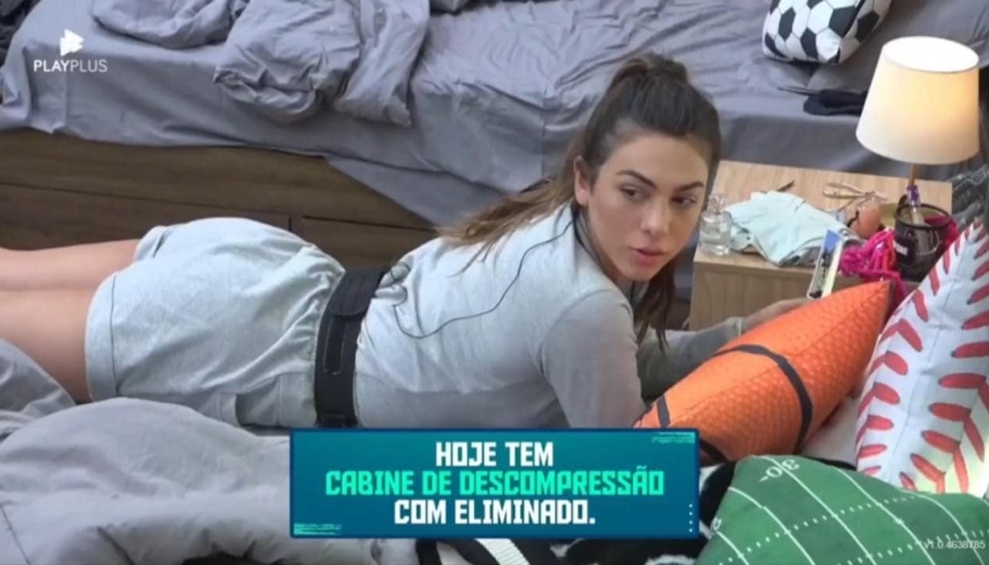 Pétala se incomoda com comentários em