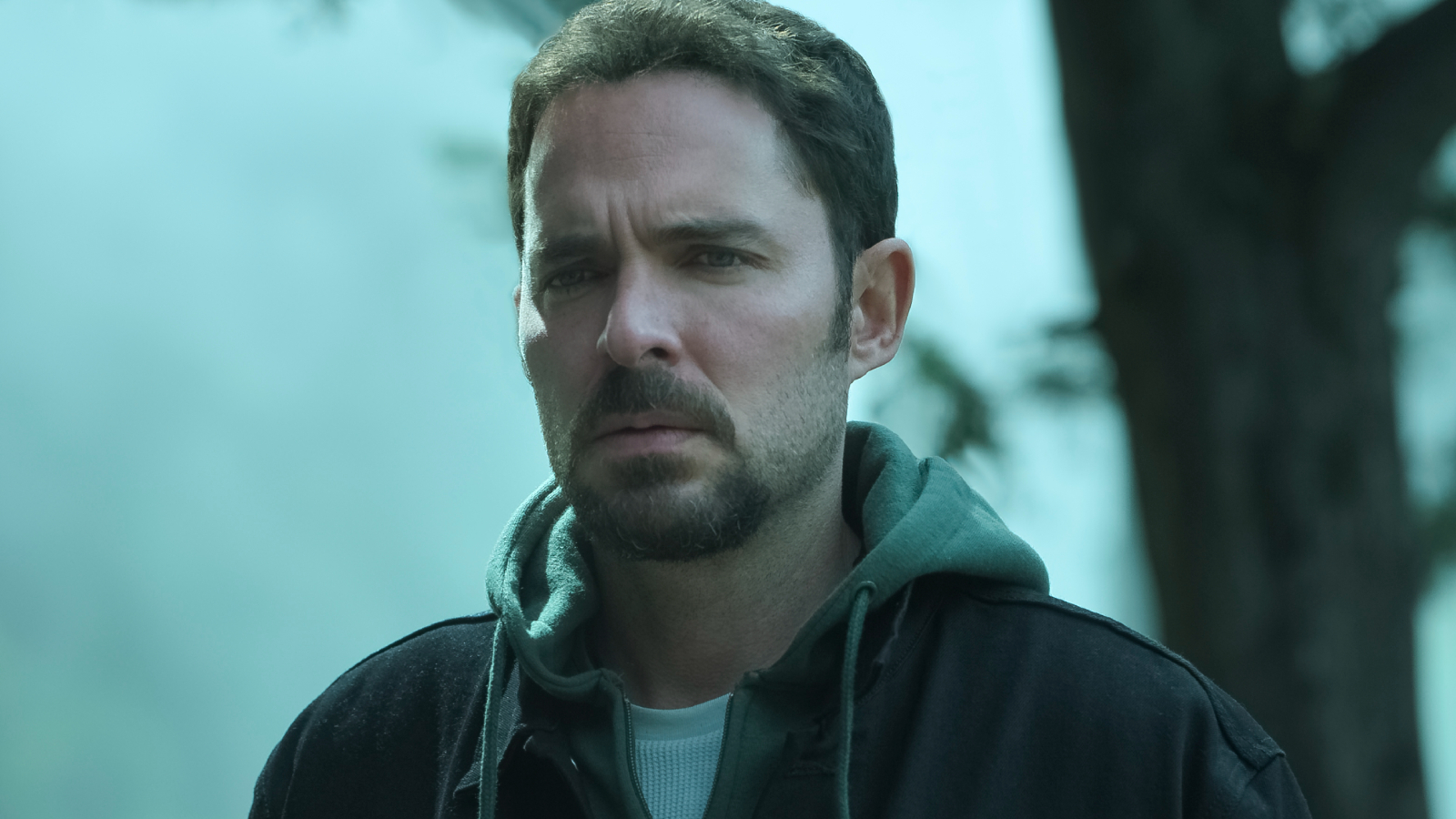 Alex (Manolo Cardona) em