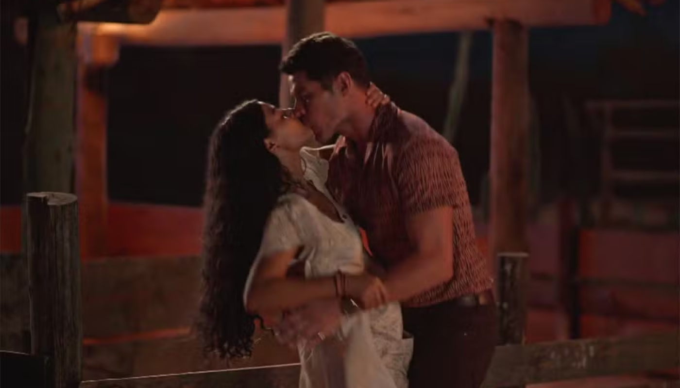 Quinota (Larissa Bocchino) e Marcelo (José Loreto) em