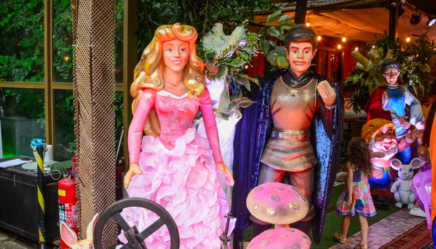 Tata Werneck e Rafa Vitti organizam festa para Clara Maria