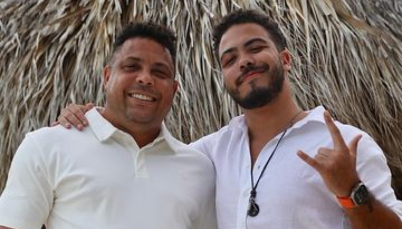 Ronald ao lado do pai Ronaldo