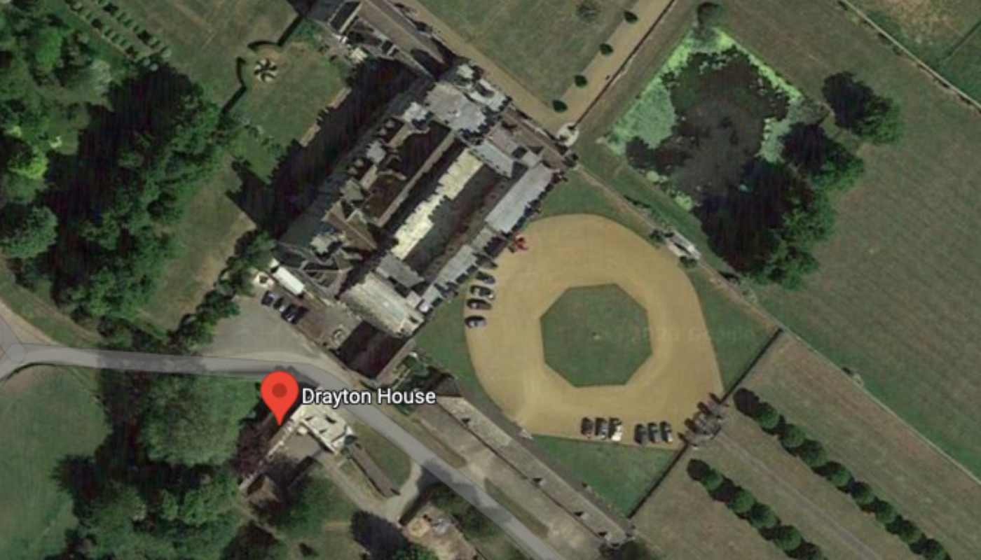 A Drayton House, que aparece em