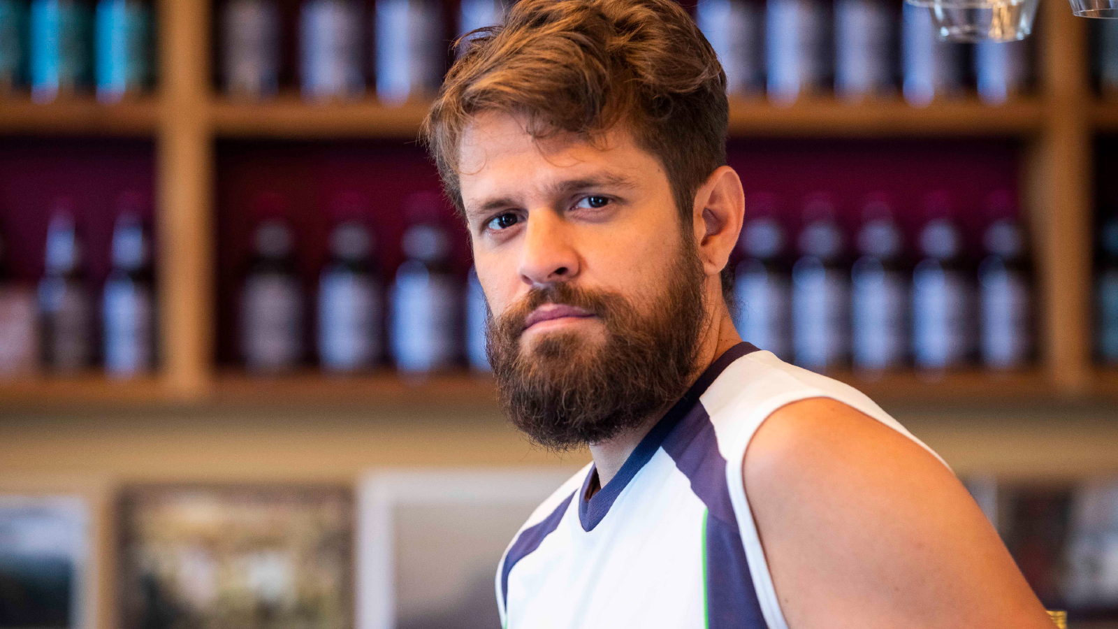 Samuel (Alejandro Claveaux) em