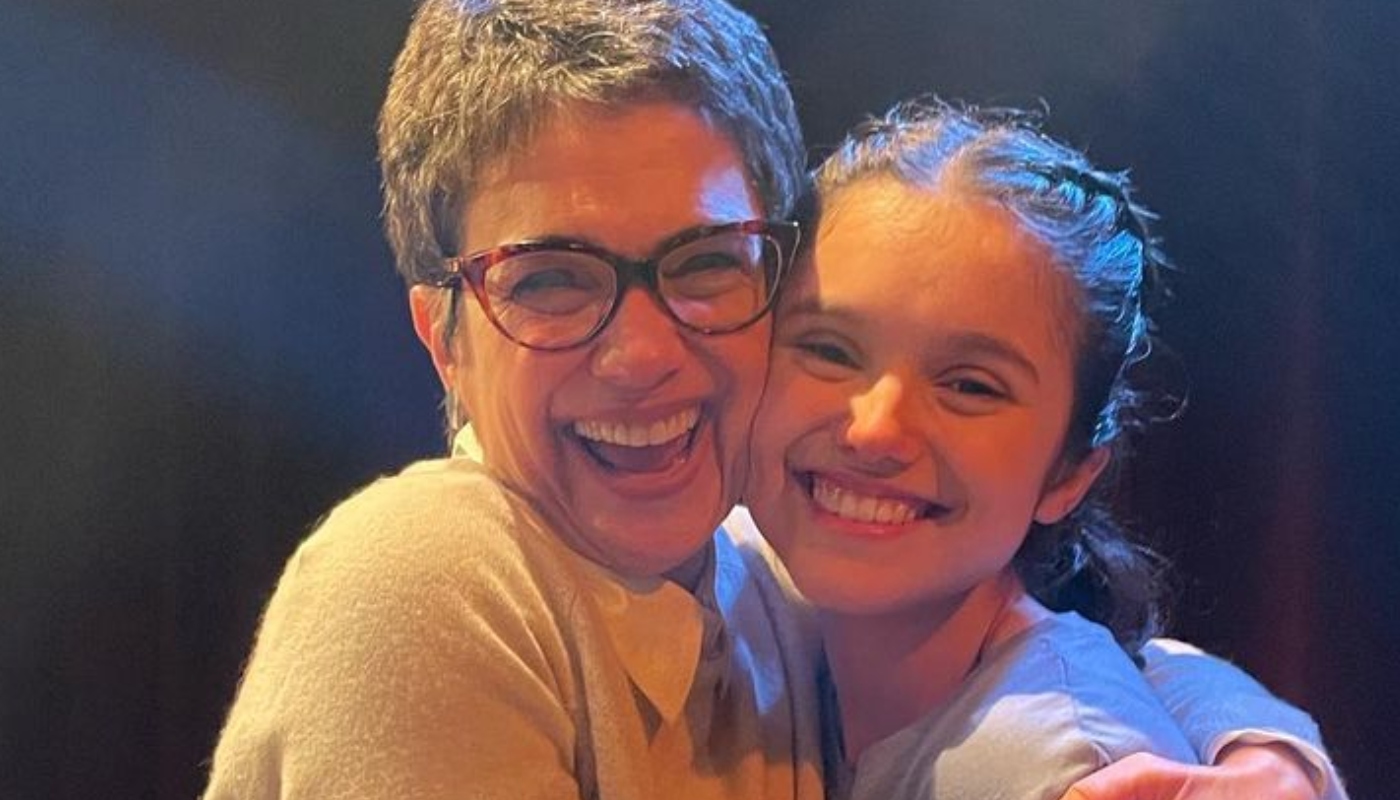Sandra Annenberg ao lado da filha Elisa