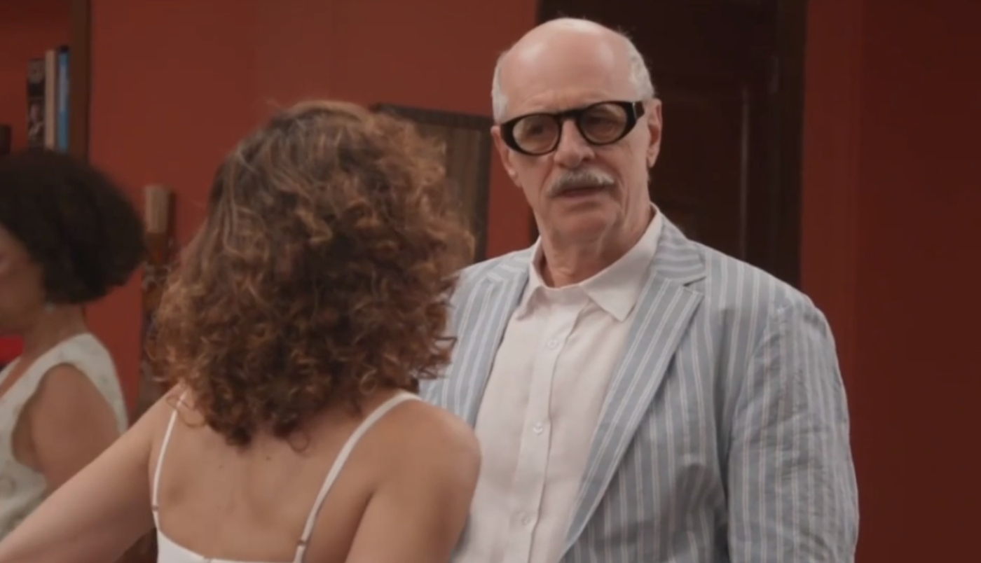 Adriana (Thalita Carauta) e Sérgio (Marcos Caruso) em