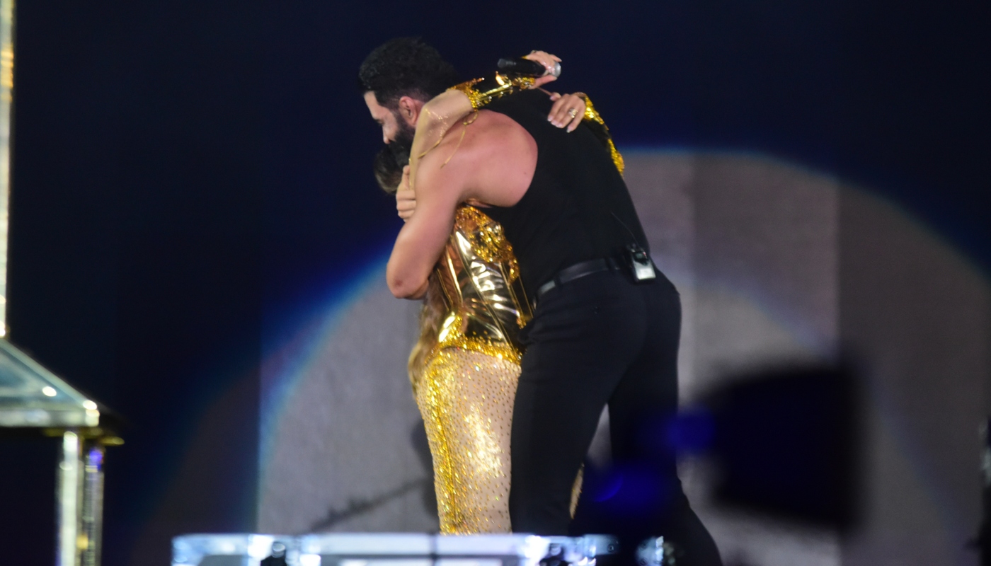 Gusttavo Lima consola Simone em show no Festival Aviões Fantasy