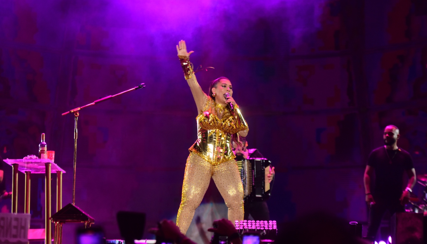 Simone em show no Festival Aviões Fantasy