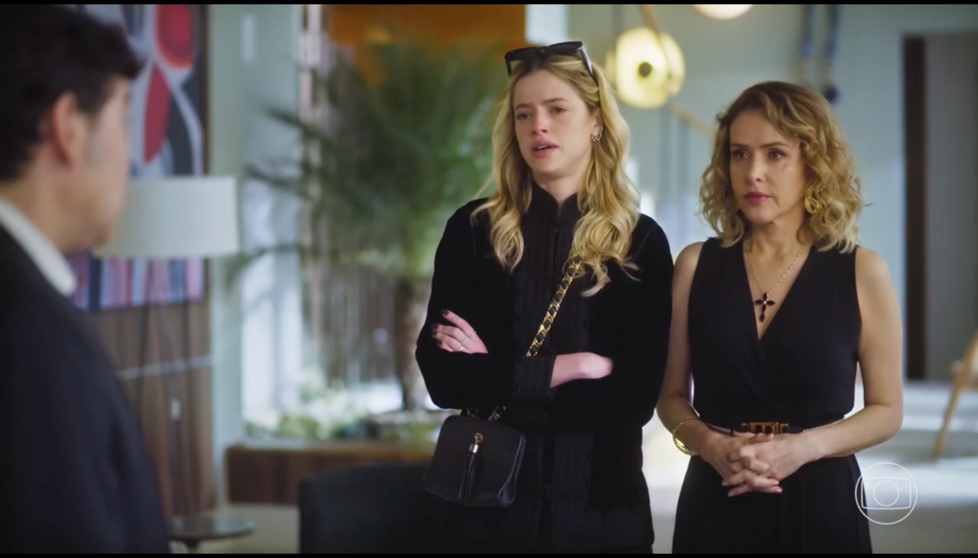 Tadeu (Claudio Gabriel), Graça (Agatha Moreira) e Gladys (Leona Cavalli) em