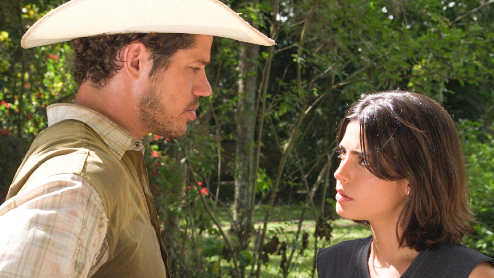 Tadeu (José Loreto) terminará com Guta (Julia Dalavia).