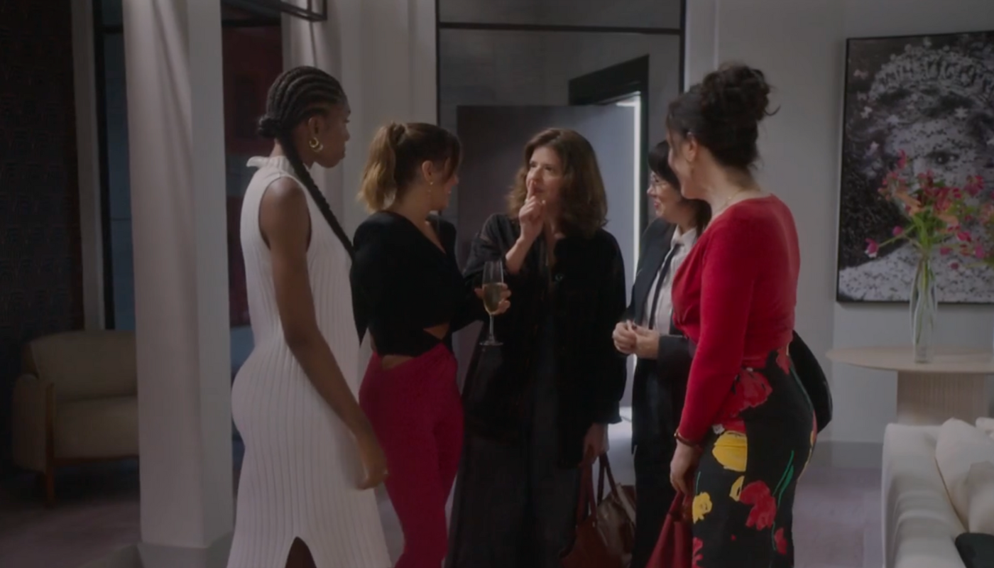 Taís (Késia), Lara (Decorah Secco), Natália (Mariana Santos), Carol (Karoline Teles) e Renée (Maria Clara Spinelli) em