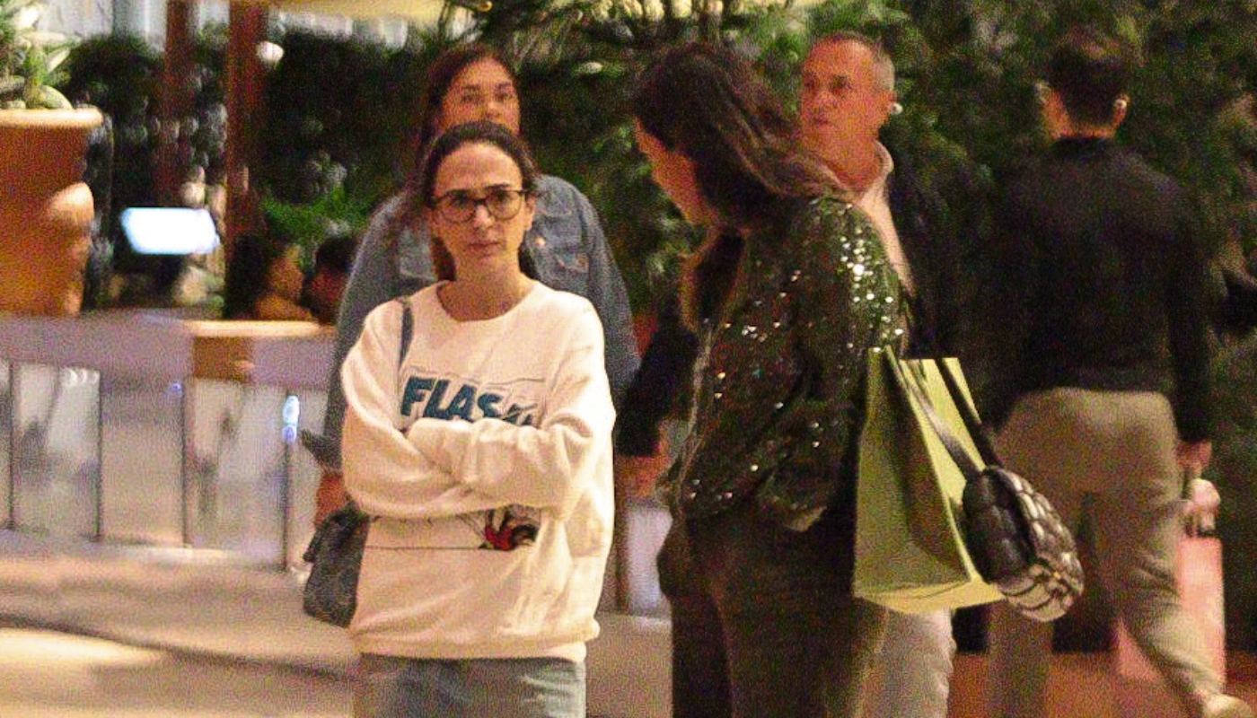 Tata Werneck acompanha Rafa e Clara em passeio no shopping