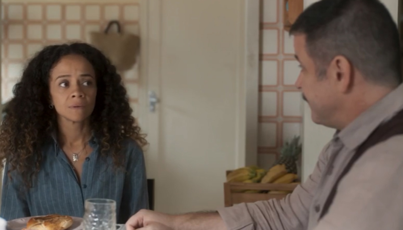 Tenório (Murilo Benício) e Zuleica (Aline Borges) em cena de