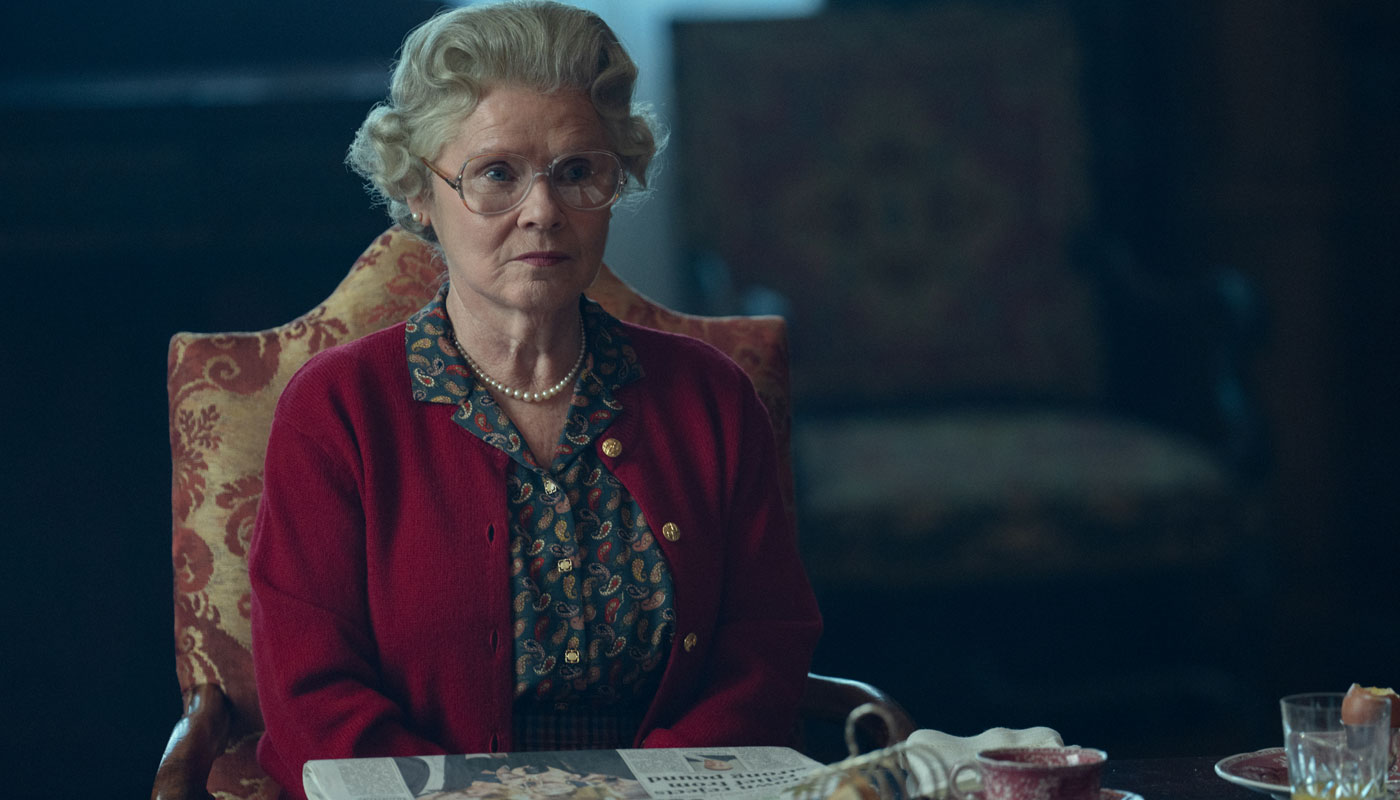A atriz Imelda Staunton interpreta a Rainha Elizabeth II desde a quinta temporada de