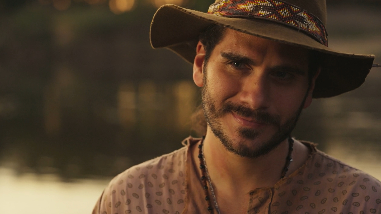 Trindade (Gabriel Sater) em