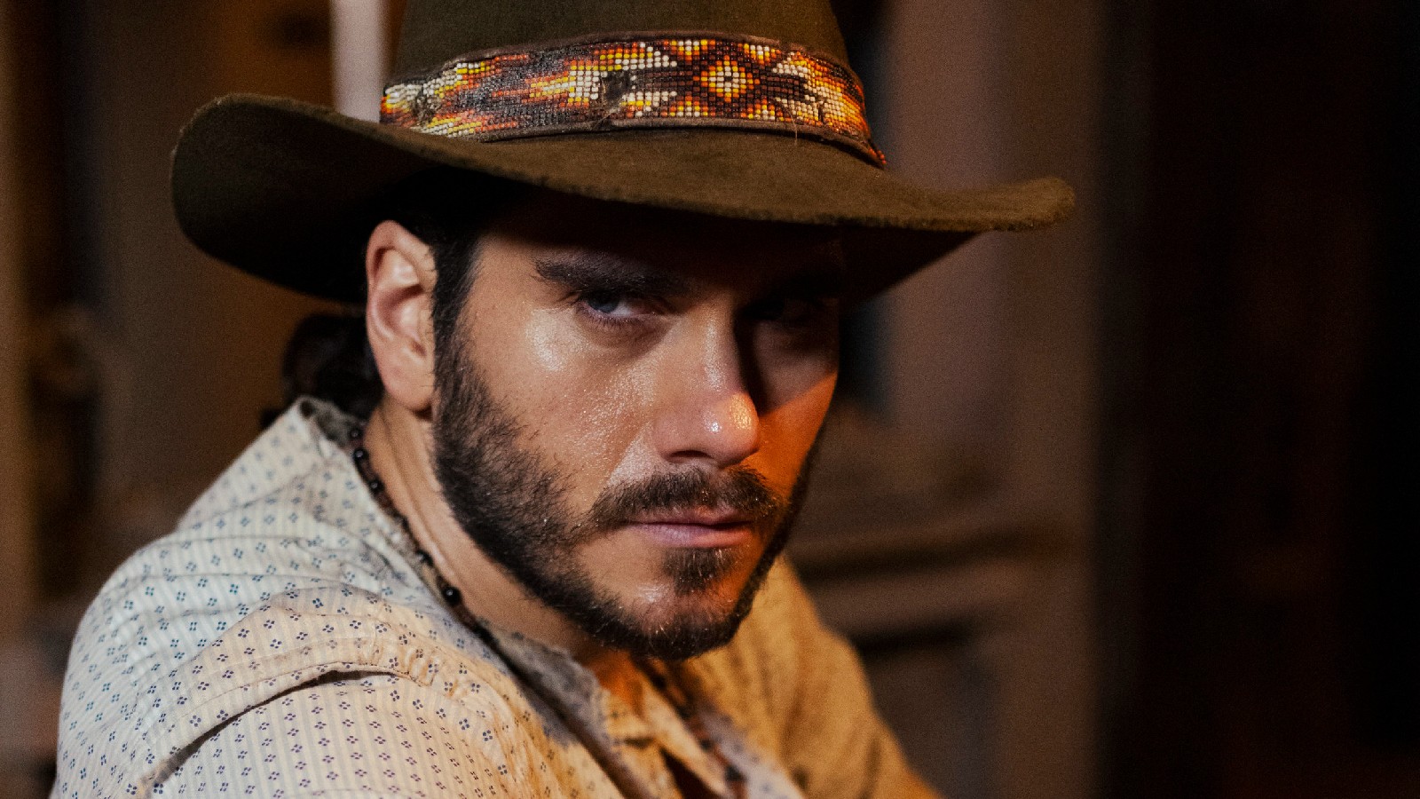 Trindade (Gabriel Sater) em
