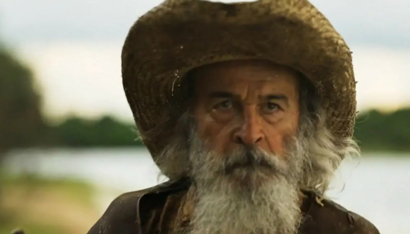 Velho do Rio (Osmar Prado) em cena de