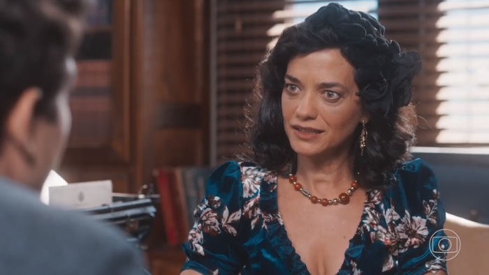 Verônica (Ana Cecília Costa)