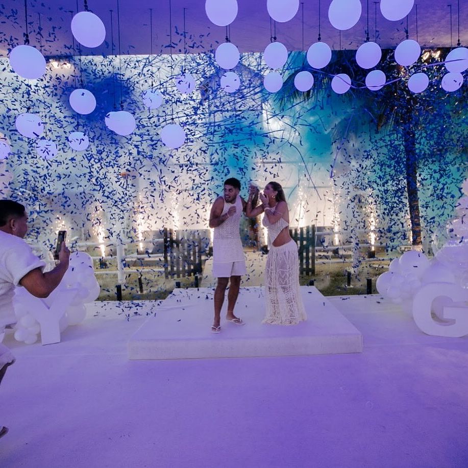 Virginia e Zé Felipe no chá revelação do filho