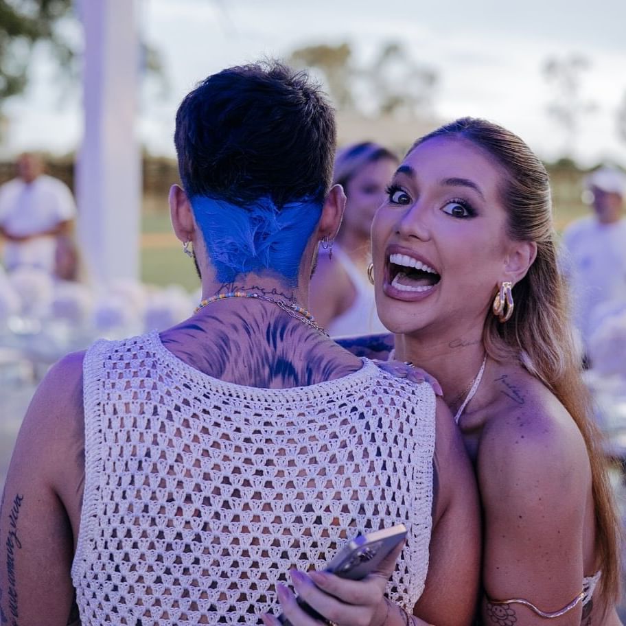 Virginia e Zé Felipe no chá revelação do filho