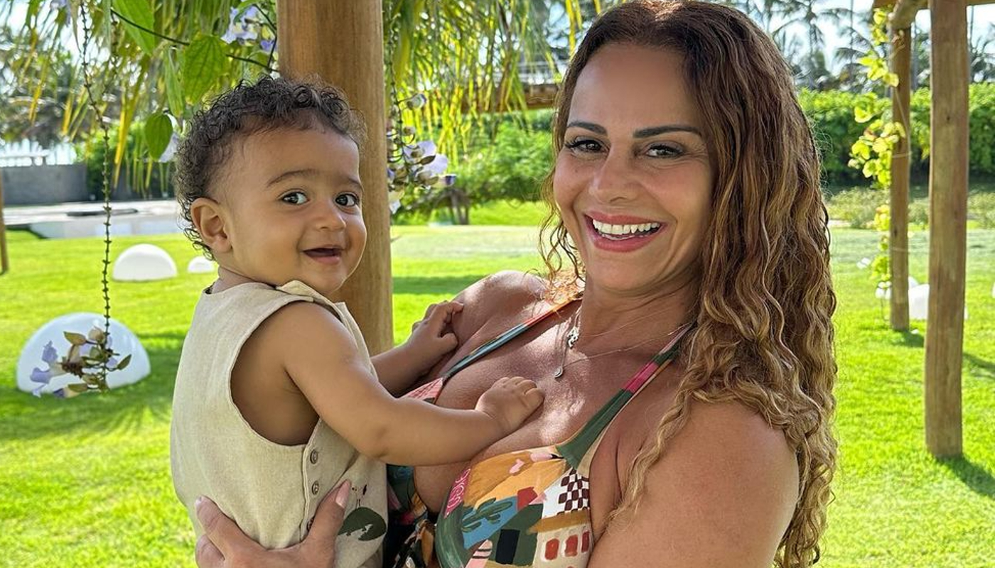 Vivi encantou os internautas com a cena fofa do filho