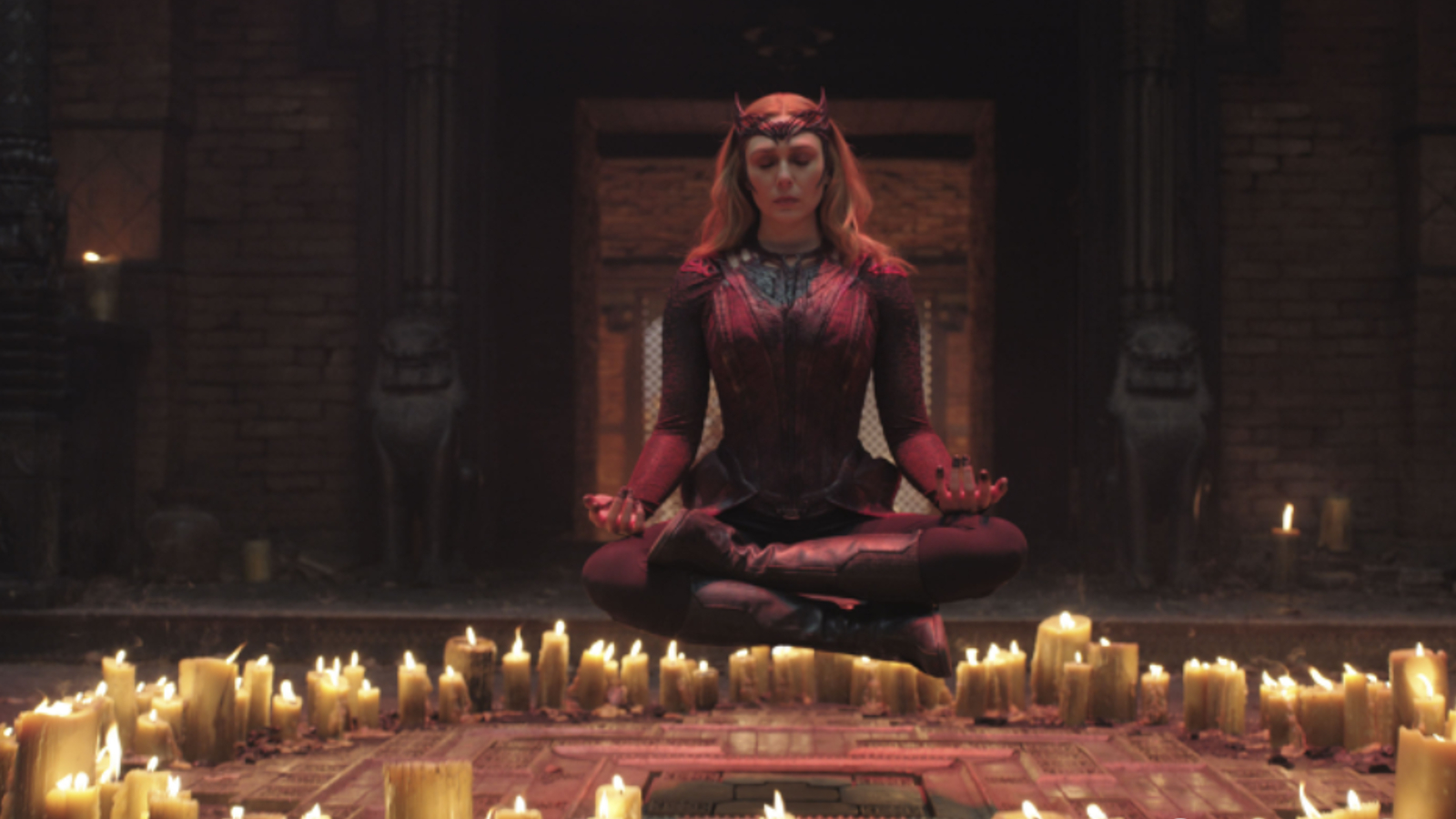 Wanda (Elizabeth Olsen) em