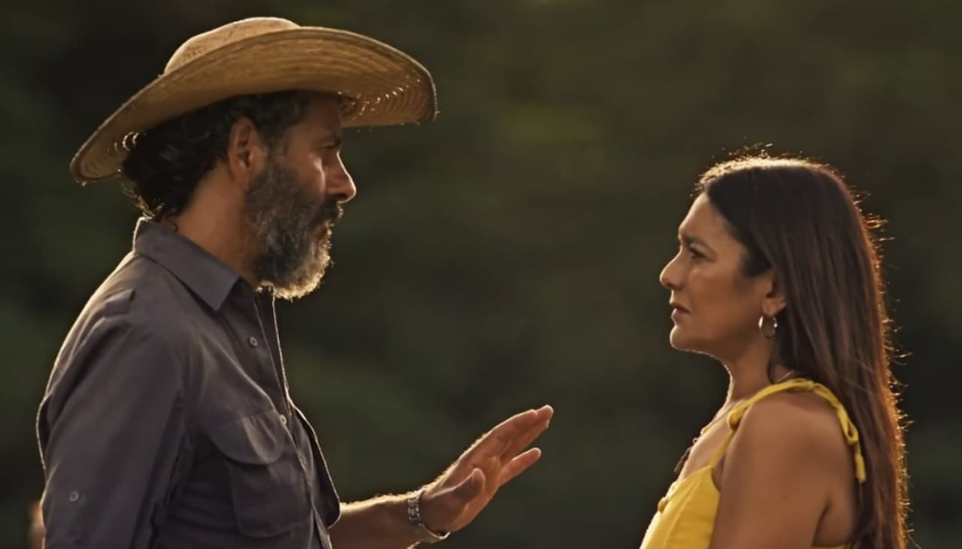 Zé Leôncio (Marcos Palmeira) e Filó (Dira Paes) em cena de